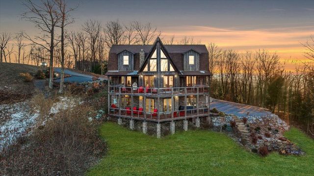 356 White Rock Trl, Caldwell, WV 24925