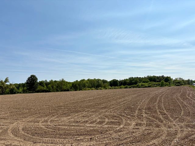 Meadville Rd, Titusville, PA 16354