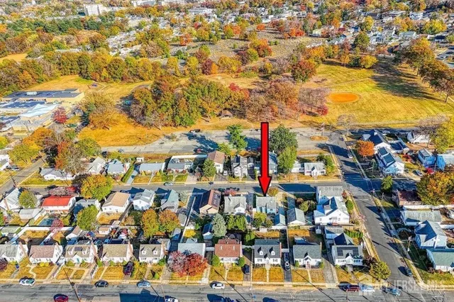 685 Edgewood Pl, North Brunswick, NJ 08902