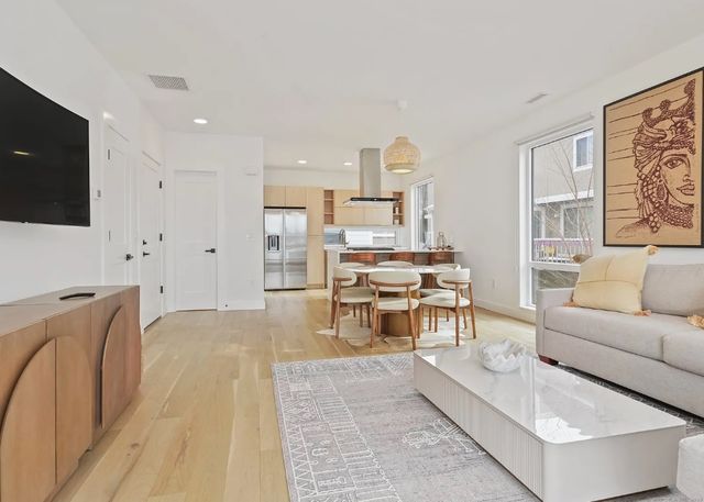 904 Quinnipiac Ave #4, New Haven, CT 06513