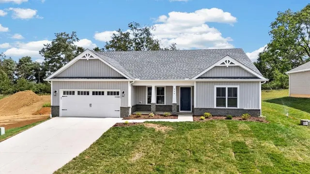 220 Langley Dr, Waynesboro, VA 22980