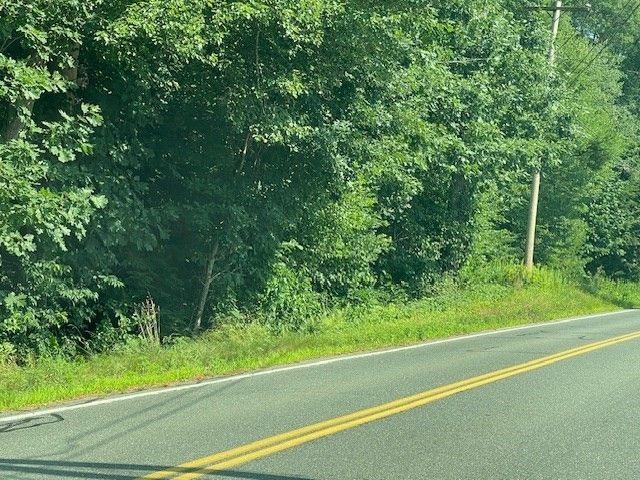 N  Liberty St, Belchertown, MA 01007