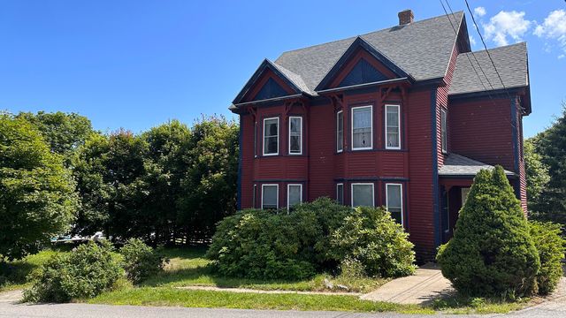 16 School Street, Lubec, ME 04652