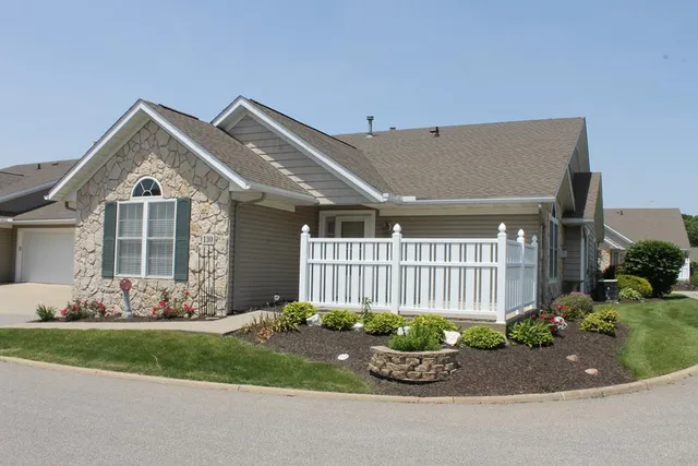 2447 Wetherington Ln, Wooster, OH 44691
