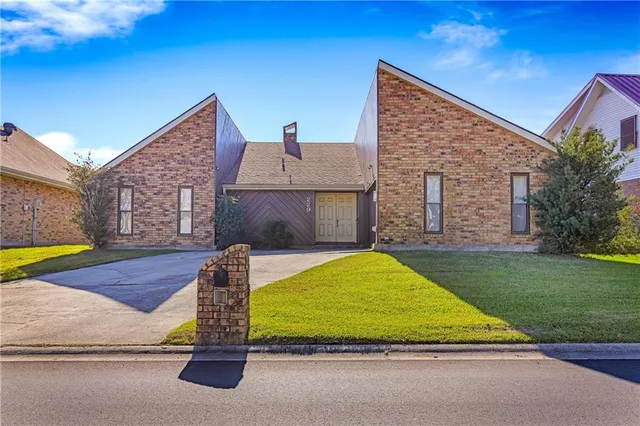 229 Constellation Dr, Slidell, LA 70458