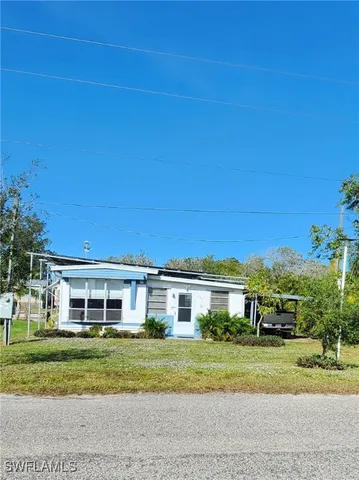 1792 Riverside Dr, Moore Haven, FL 33471