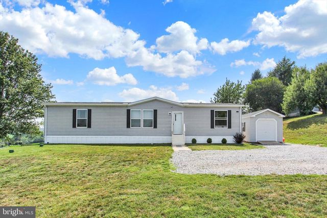 2120 Stauffer Rd, Seven Valleys, PA 17360
