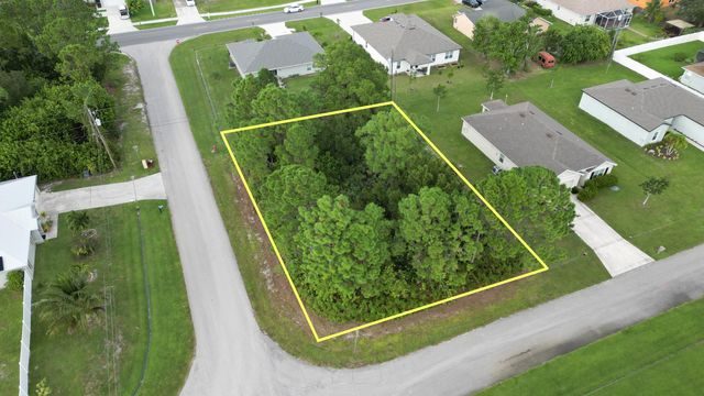 1281 SW Kapok Avenue, Port Saint Lucie, FL 34953