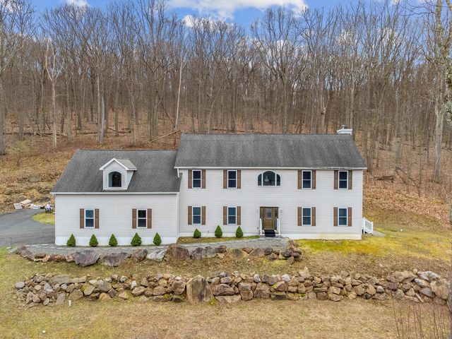 1B Knob Hill Rd, Long Valley, NJ 07853