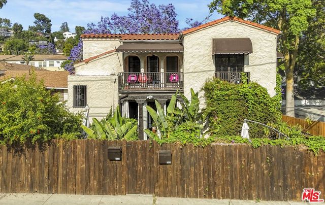 2420 N  Beachwood Dr, Los Angeles, CA 90068