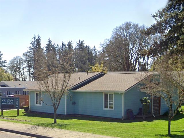 33878 E  Columbia Ave, Scappoose, OR 97056