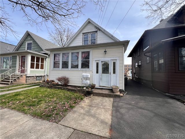 15 Clinton St, Tonawanda, NY 14150