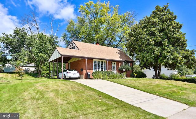 1914 Radford Dr, Woodbridge, VA 22191