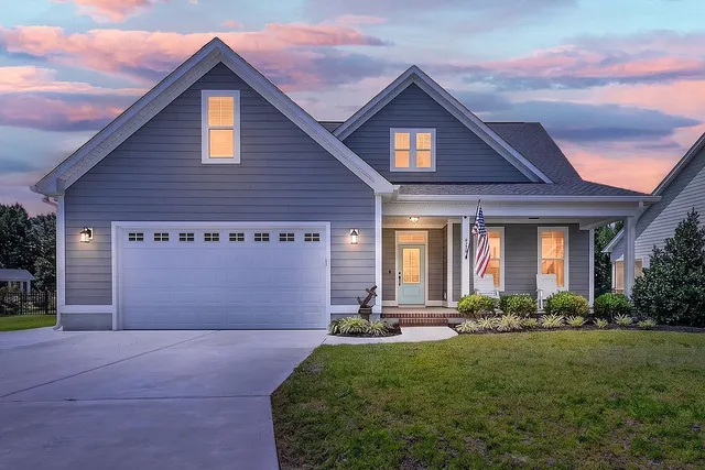 712 Lanyard Dr, Newport, NC 28570