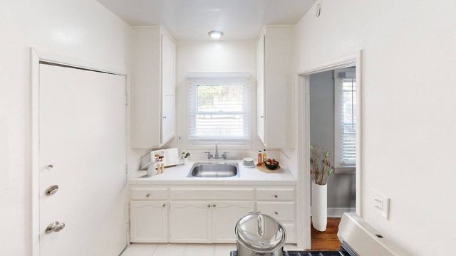 11676 Darlington Ave #4562669, Los Angeles, CA 90049