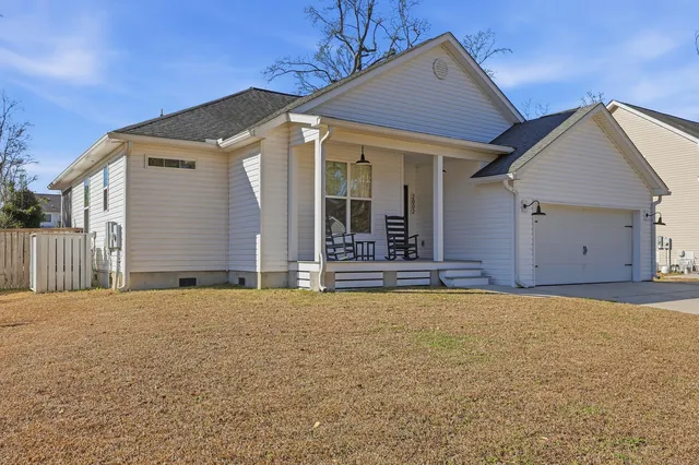 2002 Kay St, Johns Island, SC 29455