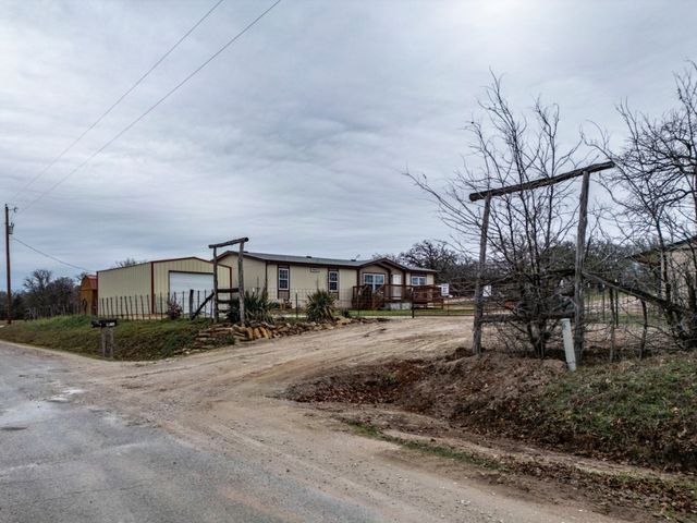1918 Russell Bend Rd, Poolville, TX 76487