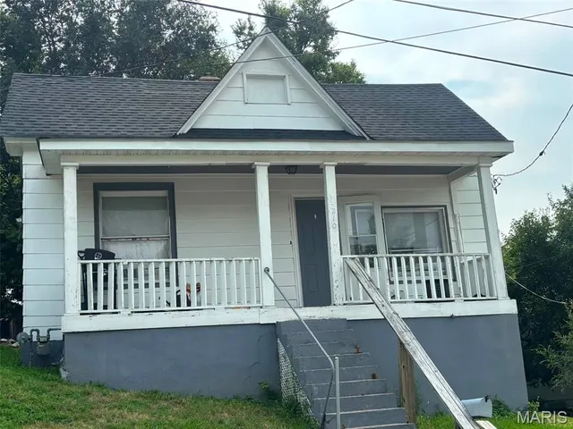 210 N  Griffith St, Hannibal, MO 63401