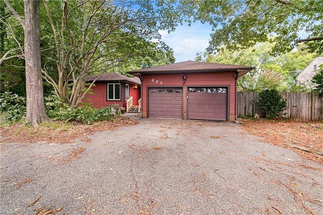 223 Yorktown Rd, Yorktown, VA 23693