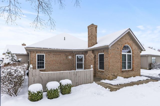 5758 Willow Lake Dr, Grove City, OH 43123
