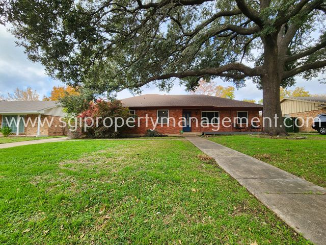 702 S  Waterview Dr, Richardson, TX 75080