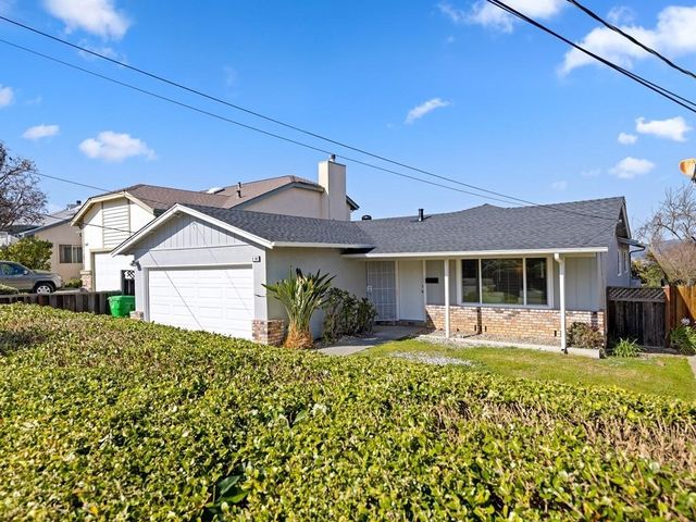 3250 Ridge Crest Ct, Hayward, CA 94541