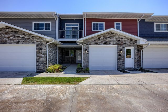 5937 N  158th Ct #107, Omaha, NE 68116