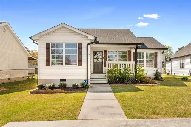 810 Battlecreek Dr, Dalton, GA 30721