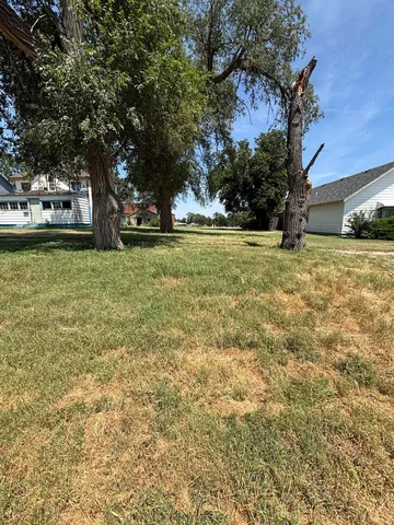 306 W  10th St, Larned, KS 67550