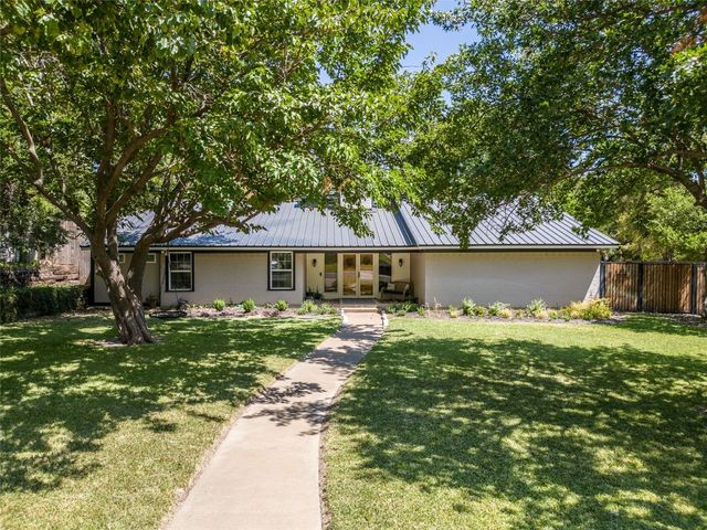 8716 Canyon Crest Rd, Fort Worth, TX 76179