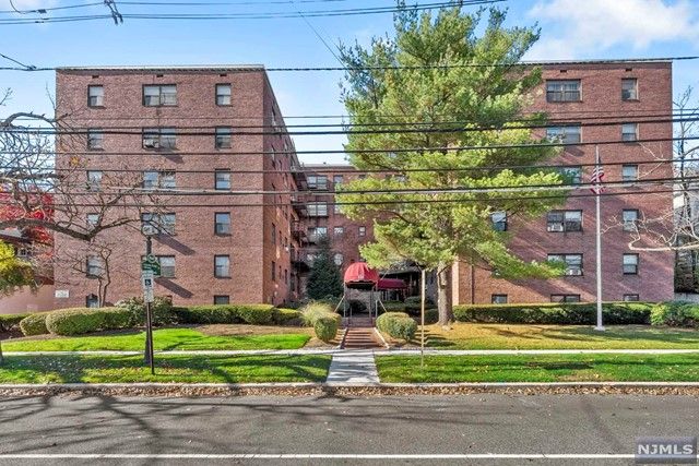 130 Orient Way #4D, Rutherford, NJ 07070