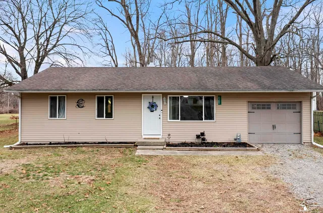 2165 Occidental Hwy, Adrian, MI 49221