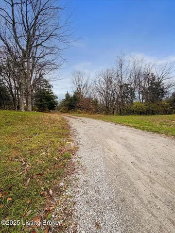 930 Lakeview Dr, Bloomfield, KY 40008