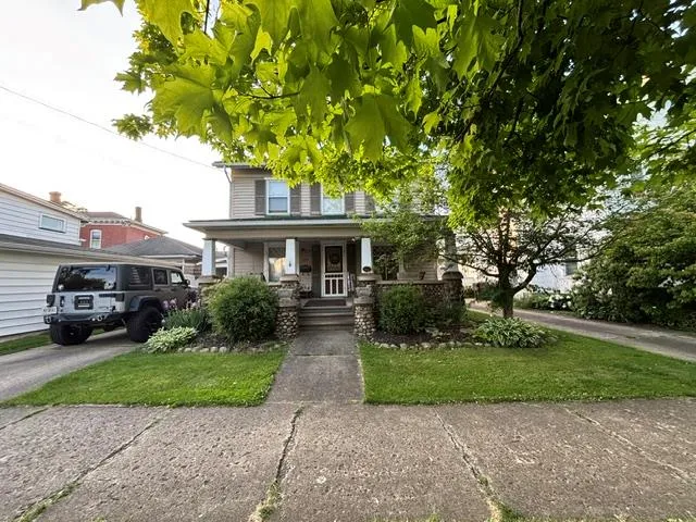 316 9th St, Franklin, PA 16323