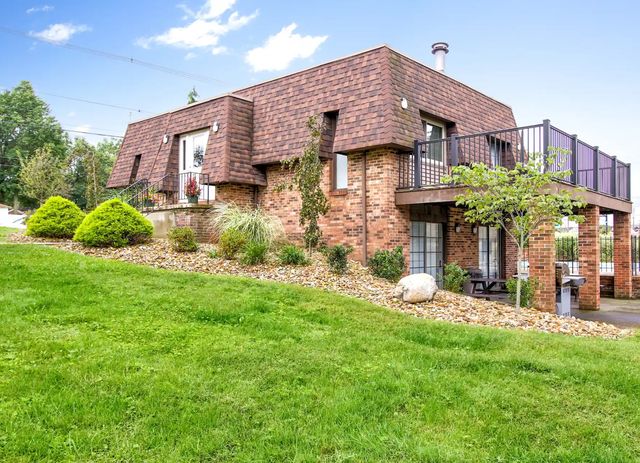 518 W  Liberty St #fc9c2536b, Hubbard, OH 44425