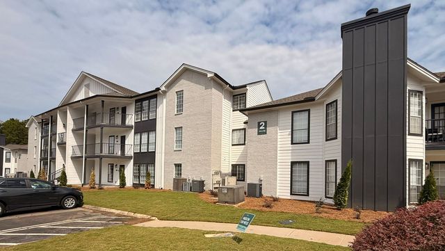 【ルージュ】P.Auburn  (中株) The Hub at Auburn - Auburn, AL | Trulia