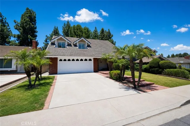 15 Knollview Dr, Pomona, CA 91766