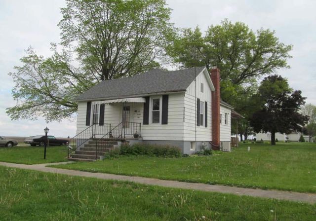 621 E  Corn St, Emden, IL 62635