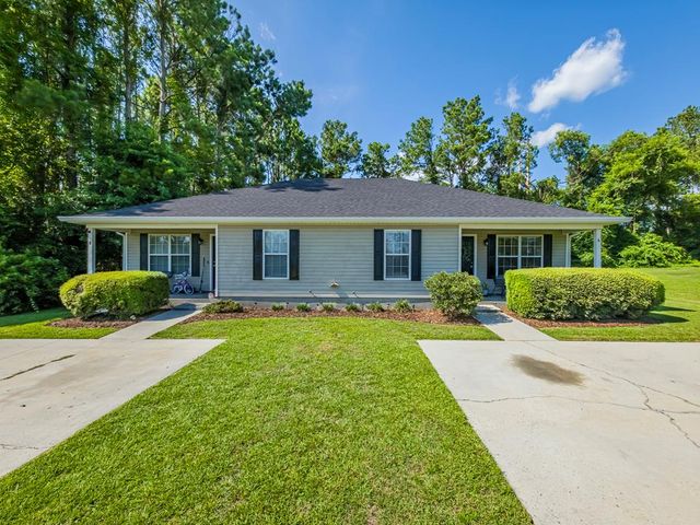 6010 Susan Cir #A/B, Valdosta, GA 31605