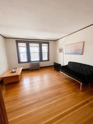 125 Pleasant St #2, Watertown, MA 02472