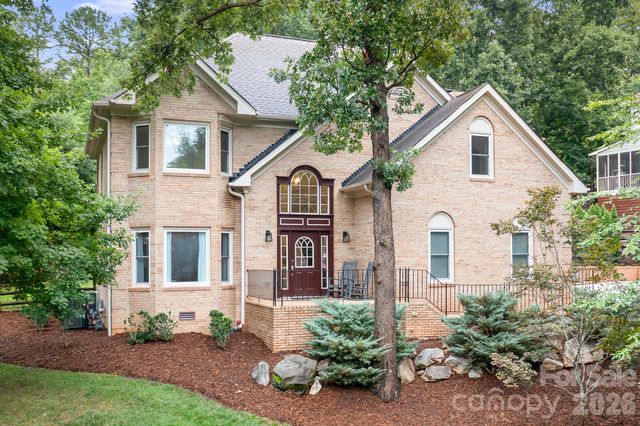 7048 Mariners Ct, Tega Cay, SC 29708