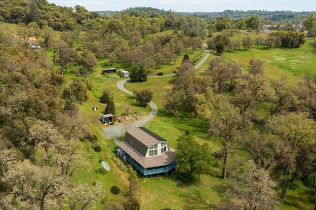 20660 Green Acres Dr, Grass Valley, CA 95949