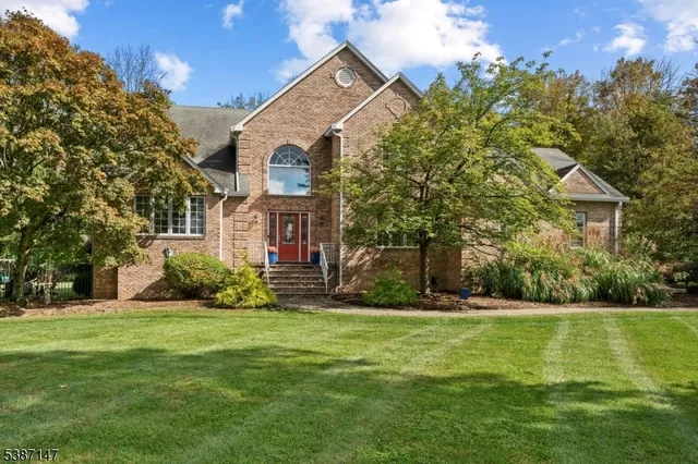 8 Woodfield Rd, Andover, NJ 07821