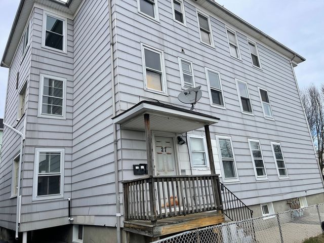 27 Granby Rd, Worcester, MA 01604