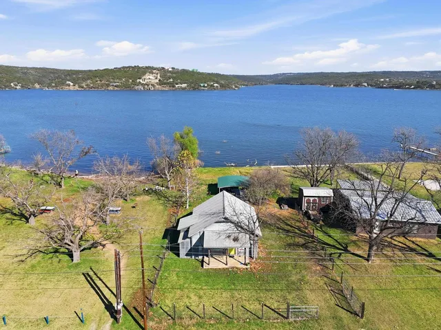 401 Lakeshore Loop, Tow, TX 78672