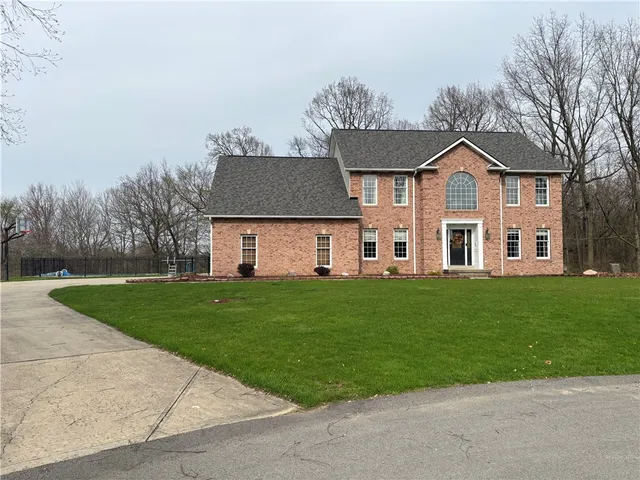 417 Karon Dr, New Castle, PA 16101