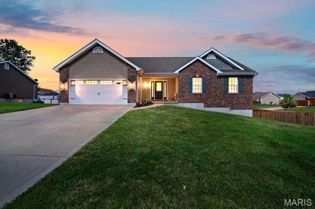 110 Keystone Dr, Old Monroe, MO 63369