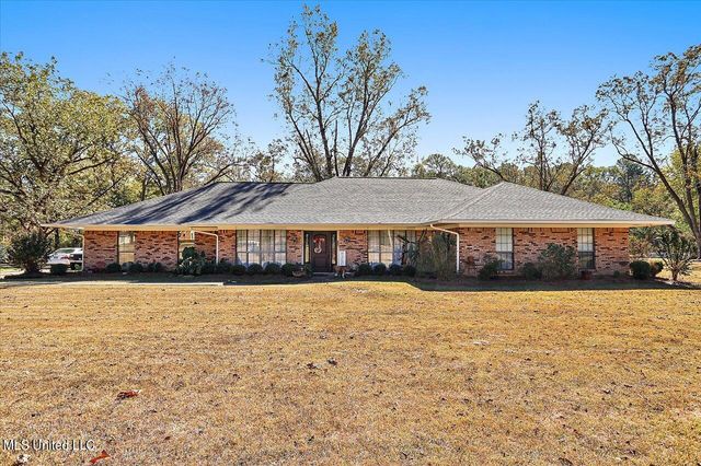 1075 Orchard Wood Rd, Terry, MS 39170