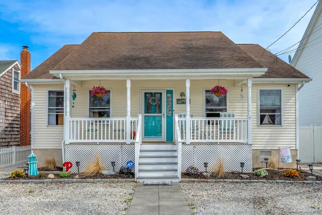 20 S  5th St, Del Haven, NJ 08251