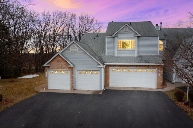 5675 Donegal Ct, Shoreview, MN 55126